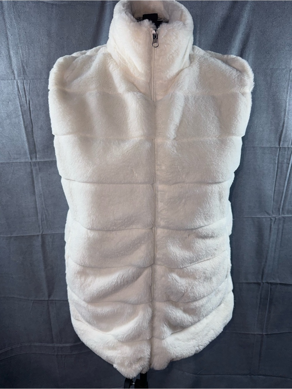 3021-Paisley Grave Plush Cream Zip-Front Puffer Vest
